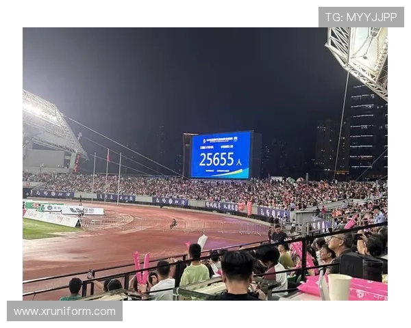 常州队首度夺得苏超胜利 门将与球迷泪洒赛后场面感人至深 常州队首度夺得苏超胜利 门将与球迷泪洒赛后场面感人至深